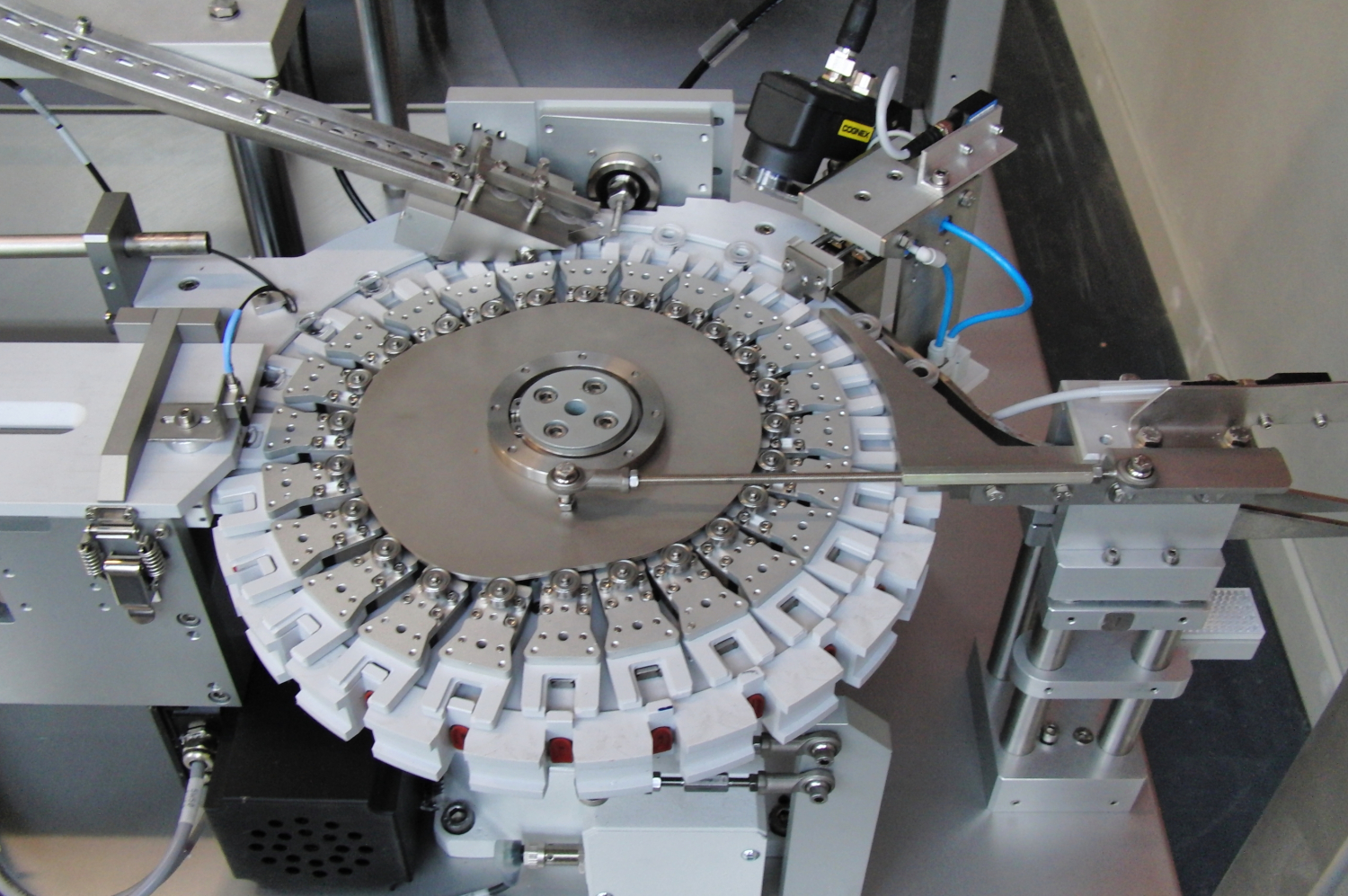 Pharmaceutical laboratory equipment