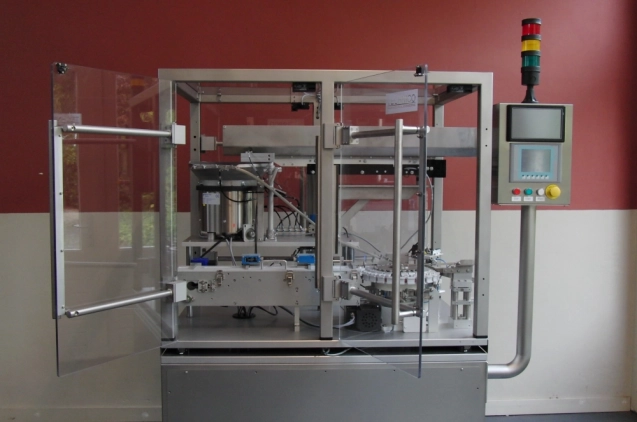 Assembly line for syringes