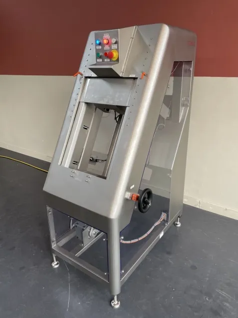 Case erecting machine